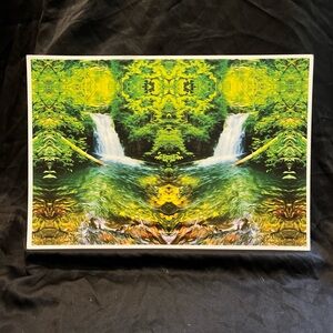 Super cool and unique abstract art print with a water design #abstractart